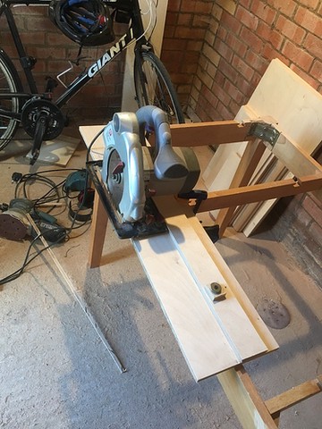 Cut sled, cut to size using the saw itself without measuring